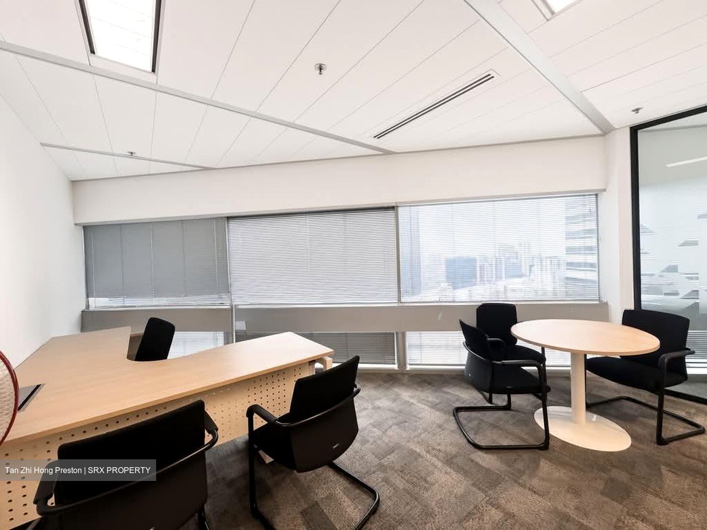 Gateway West (D7), Office #604222091